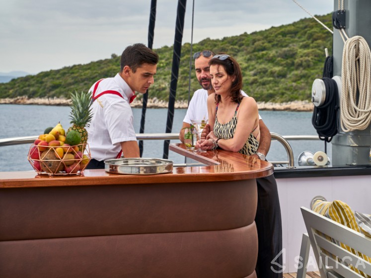Gulet - Yacht Charter Sailica