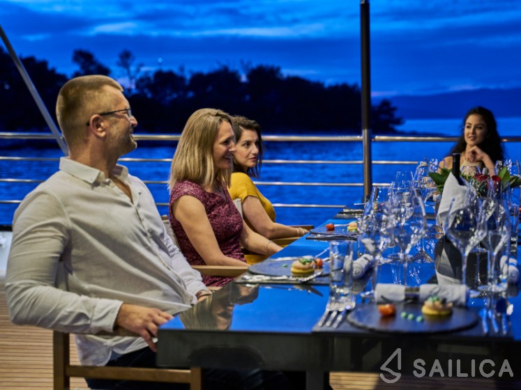 Gulet - Yacht Charter Sailica