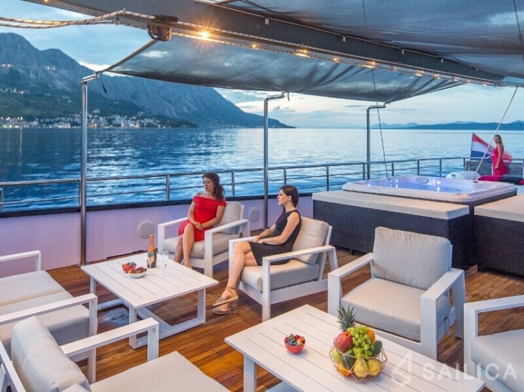 Gulet - Yacht Charter Sailica