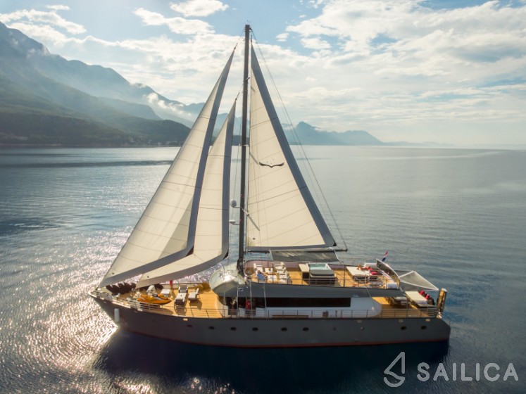 Gulet - Yacht Charter Sailica