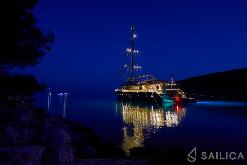 Gulet - Yacht Charter Sailica