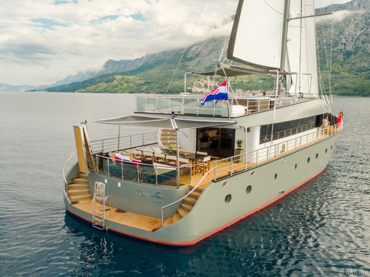 Gulet - Yacht Charter Sailica