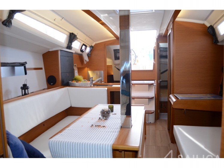 Sun Odyssey 349 - Yacht Charter Sailica