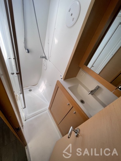 Lagoon 39 - Yacht Charter Sailica