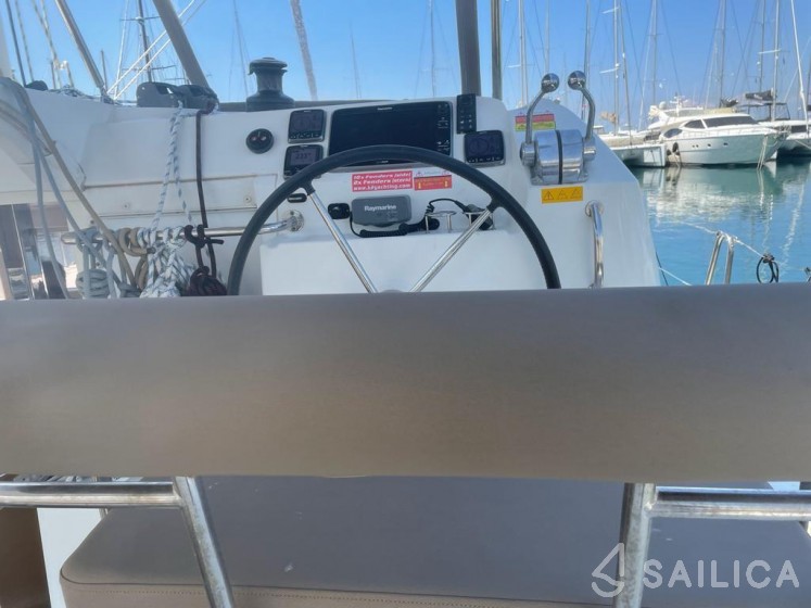 Lagoon 39 - Yacht Charter Sailica