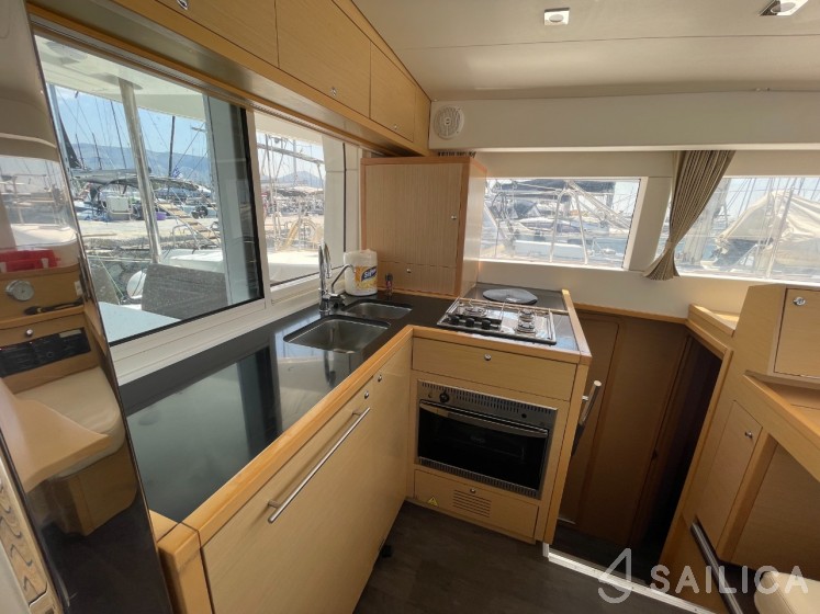 Lagoon 39 - Yacht Charter Sailica