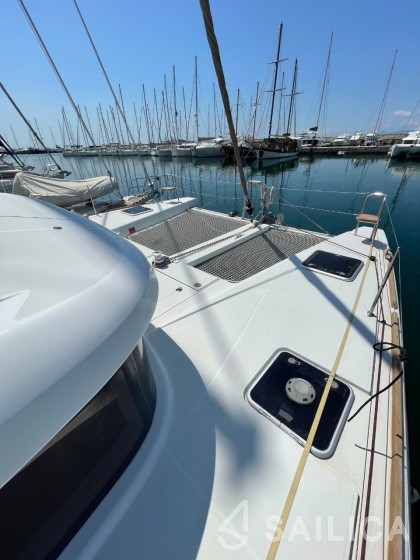 Lagoon 39 - Yacht Charter Sailica