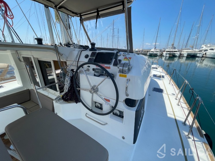 Lagoon 39 - Yacht Charter Sailica