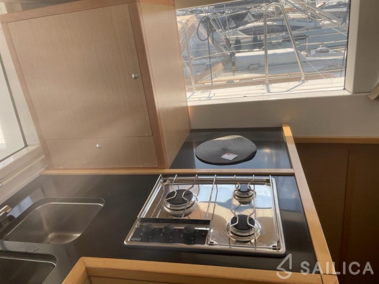 Lagoon 39 - Yacht Charter Sailica