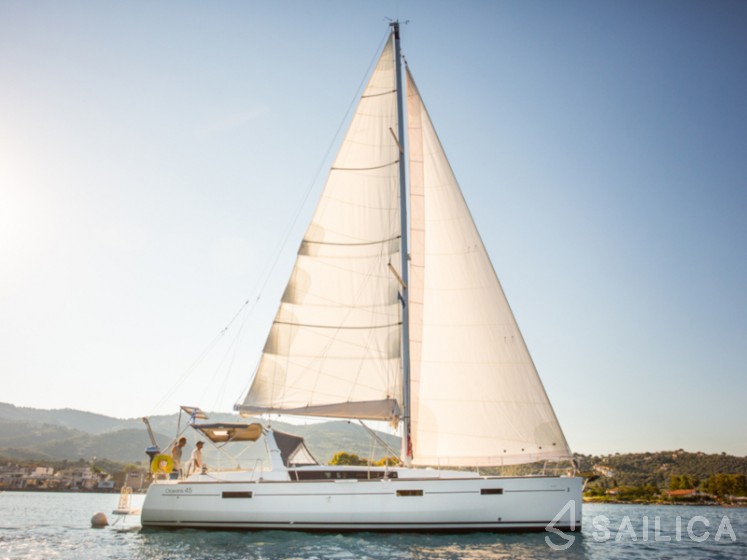 Oceanis 45 - Yacht Charter Sailica
