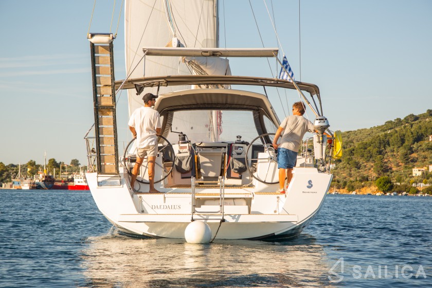 Oceanis 45 - Yacht Charter Sailica