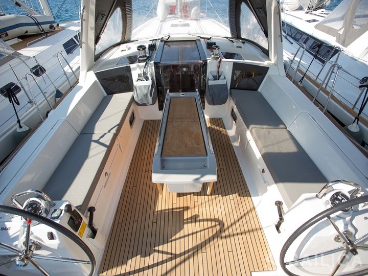 Oceanis 45 - Yacht Charter Sailica
