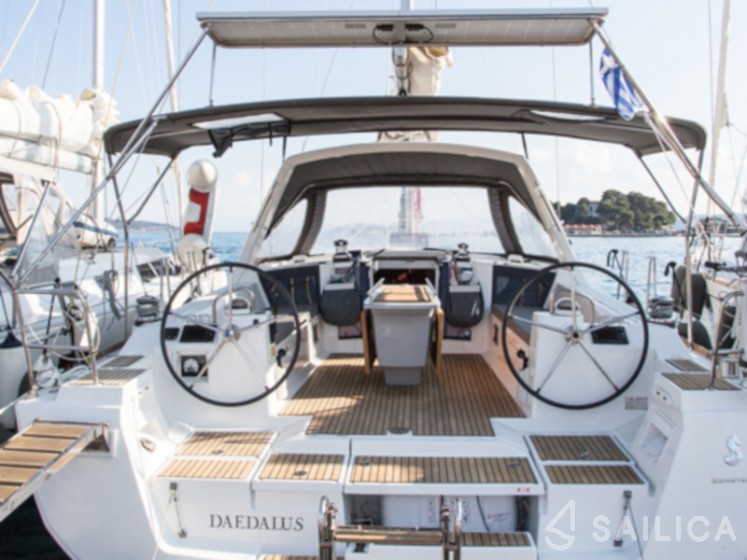 Oceanis 45 - Yacht Charter Sailica