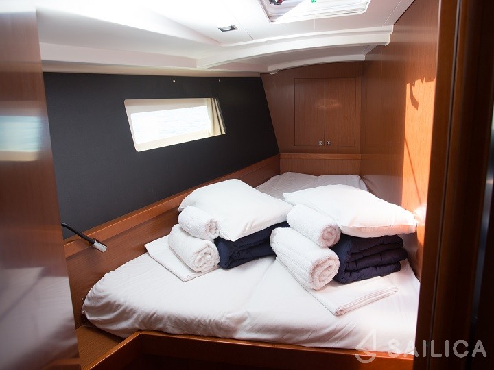 Oceanis 45 - Yacht Charter Sailica