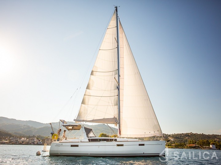 Oceanis 45 - Yacht Charter Sailica