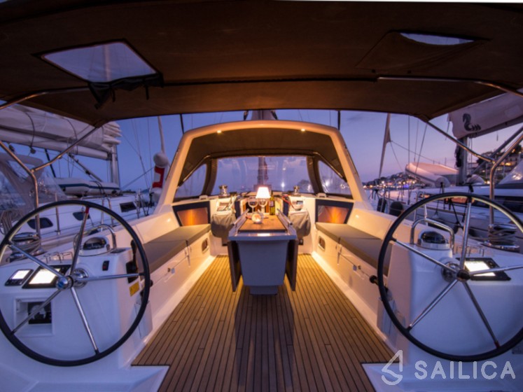 Oceanis 45 - Yacht Charter Sailica