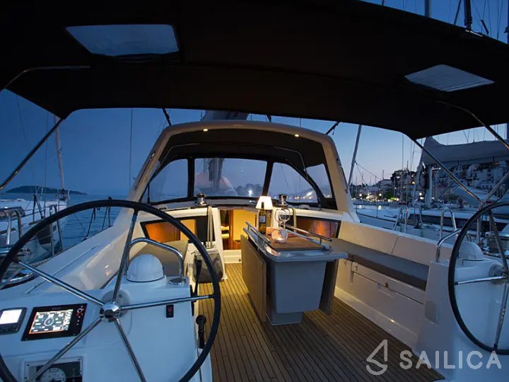 Oceanis 48 - Yacht Charter Sailica