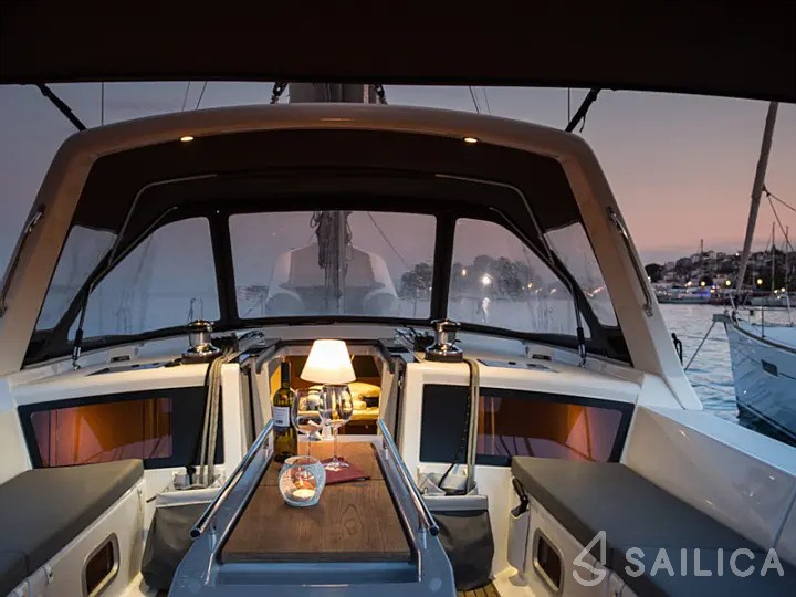 Oceanis 48 - Yacht Charter Sailica