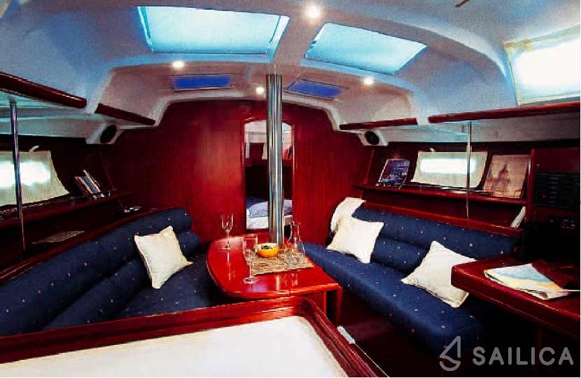 Oceanis 343 - Yacht Charter Sailica