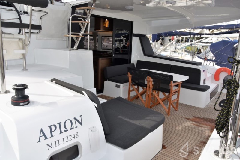 Lagoon 42 - Yacht Charter Sailica