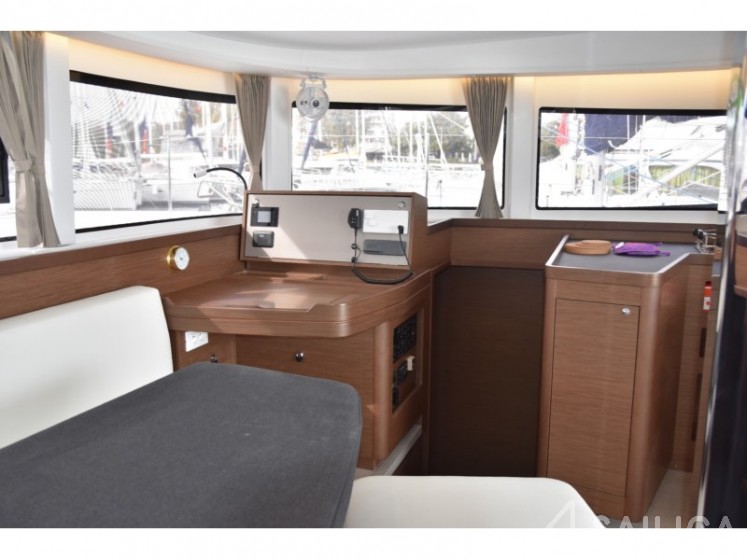 Lagoon 42 - Yacht Charter Sailica