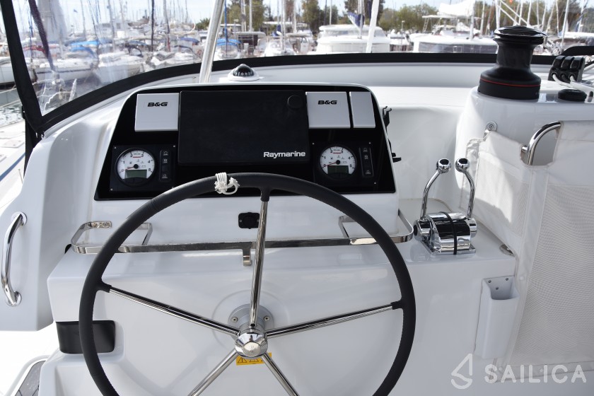 Lagoon 42 - Yacht Charter Sailica