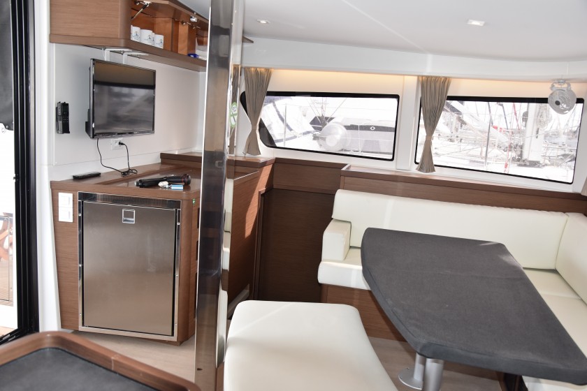 Lagoon 42 - Yacht Charter Sailica