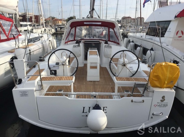 Oceanis 38.1 - Yacht Charter Sailica