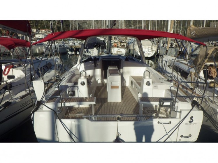 Oceanis 38.1 - Yacht Charter Sailica