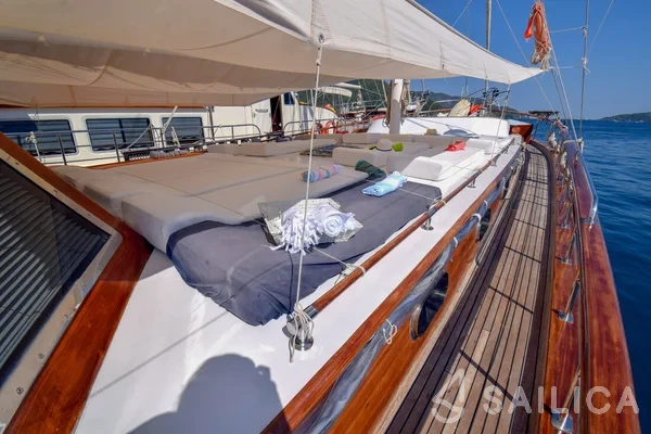 Gulet - Yacht Charter Sailica