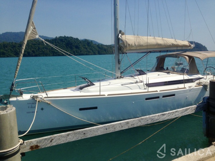 Sun Odyssey 409 - Yacht Charter Sailica