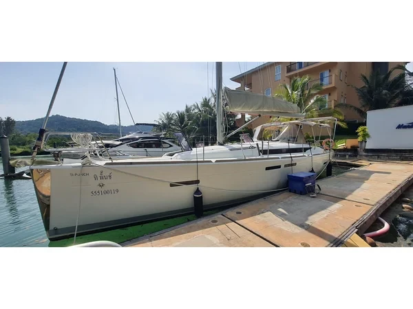 Sun Odyssey 409 - Yacht Charter Sailica