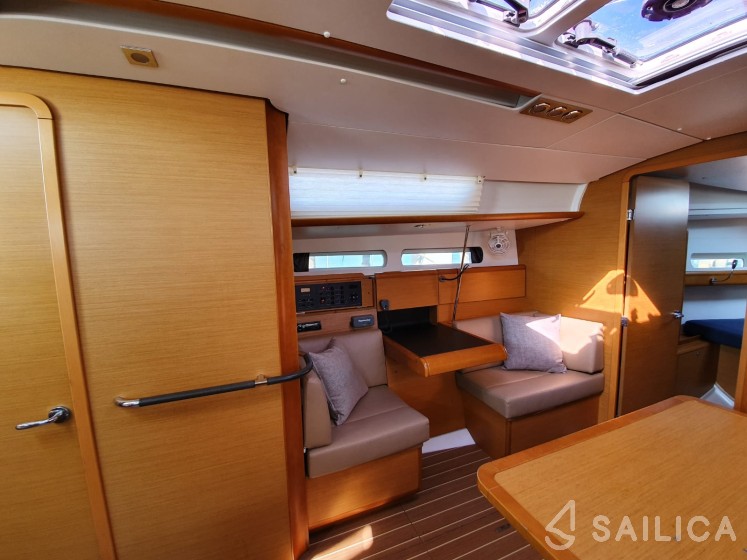 Sun Odyssey 409 - Yacht Charter Sailica