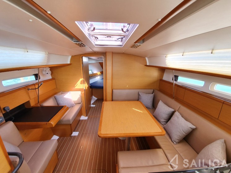 Sun Odyssey 409 - Yacht Charter Sailica