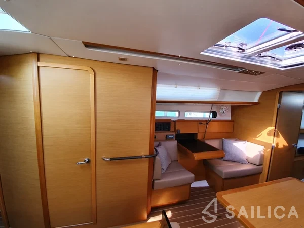 Sun Odyssey 409 - Yacht Charter Sailica