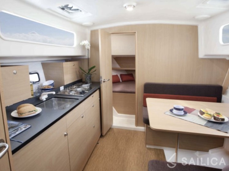 Delphia Escape 800 - Yacht Charter Sailica