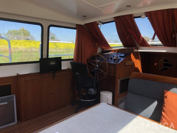 Merenpoort 1100s - Yacht Charter Sailica