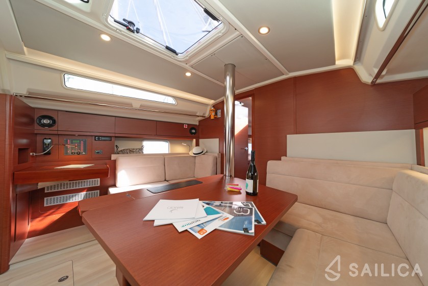 Hanse 418 - Yacht Charter Sailica