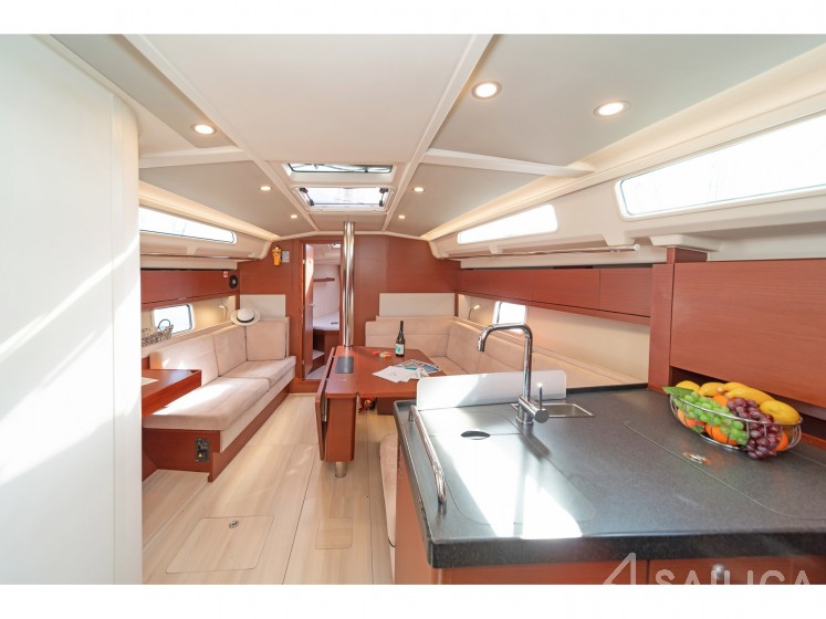 Hanse 418 - Yacht Charter Sailica