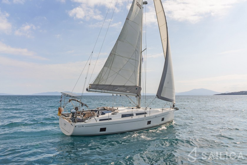 Hanse 418 - Yacht Charter Sailica