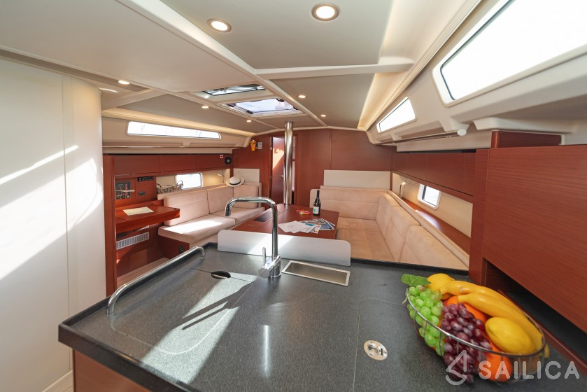 Hanse 418 - Yacht Charter Sailica