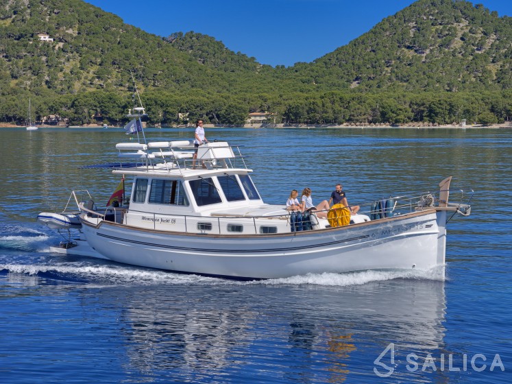 Menorquin 150 - Yacht Charter Sailica