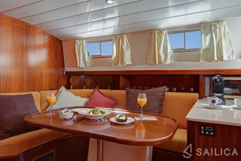 Menorquin 150 - Yacht Charter Sailica