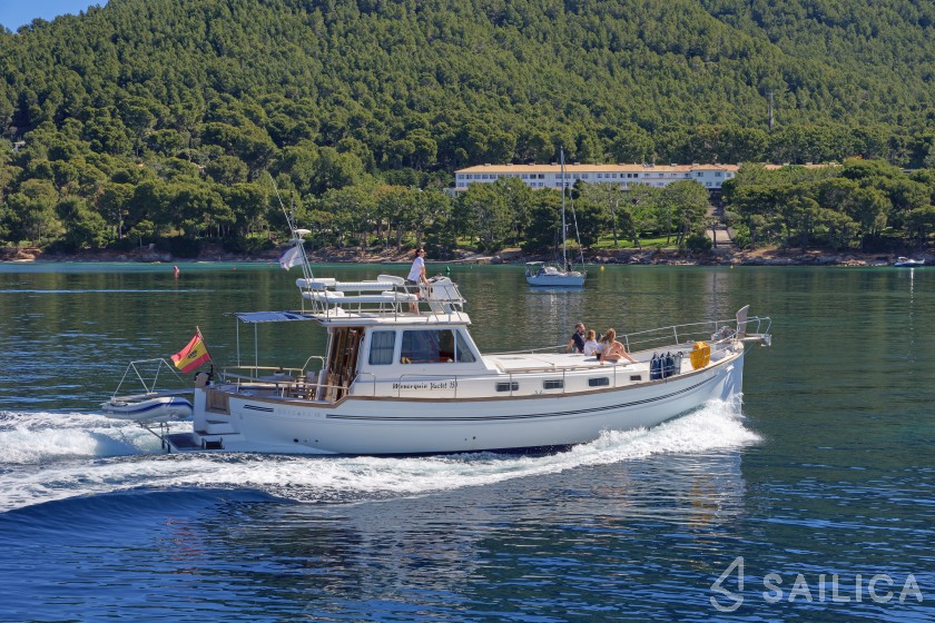 Menorquin 150 - Yacht Charter Sailica