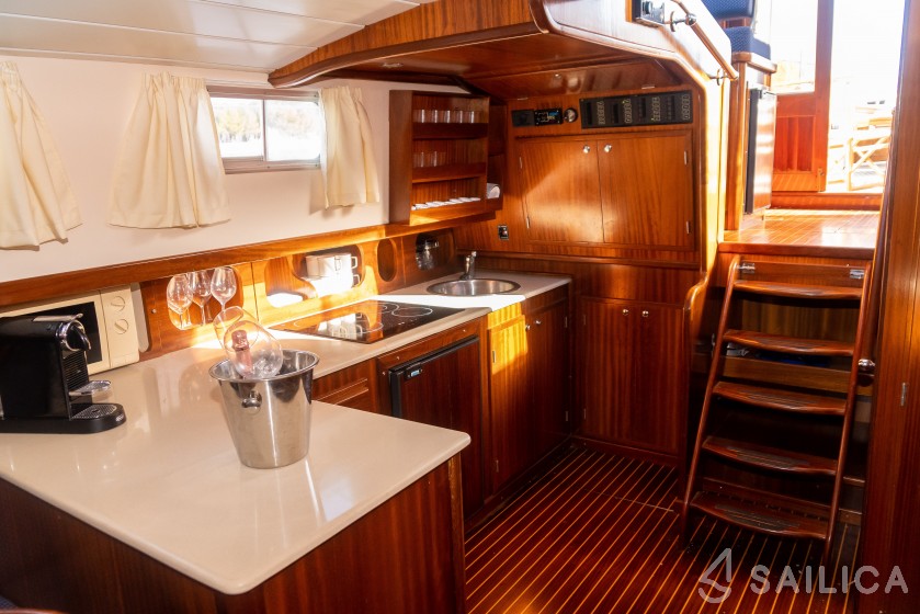 Menorquin 150 - Yacht Charter Sailica