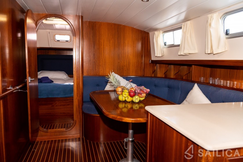 Menorquin 150 - Yacht Charter Sailica