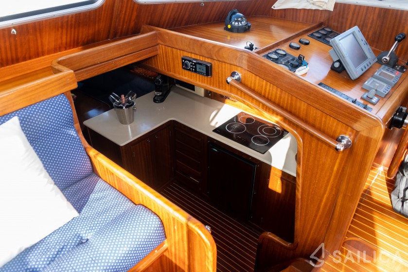Menorquin 150 - Yacht Charter Sailica