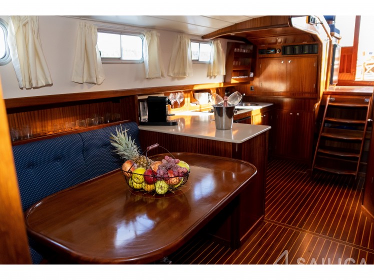 Menorquin 150 - Yacht Charter Sailica