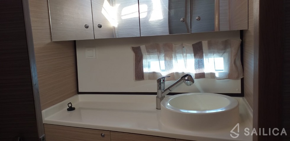 D&D Kufner 54 - Yacht Charter Sailica