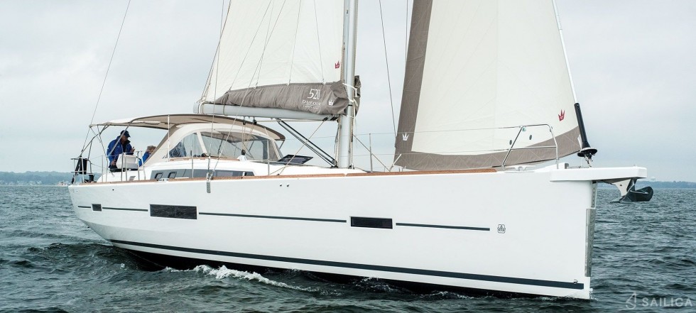 Dufour 520 GL - Yacht Charter Sailica